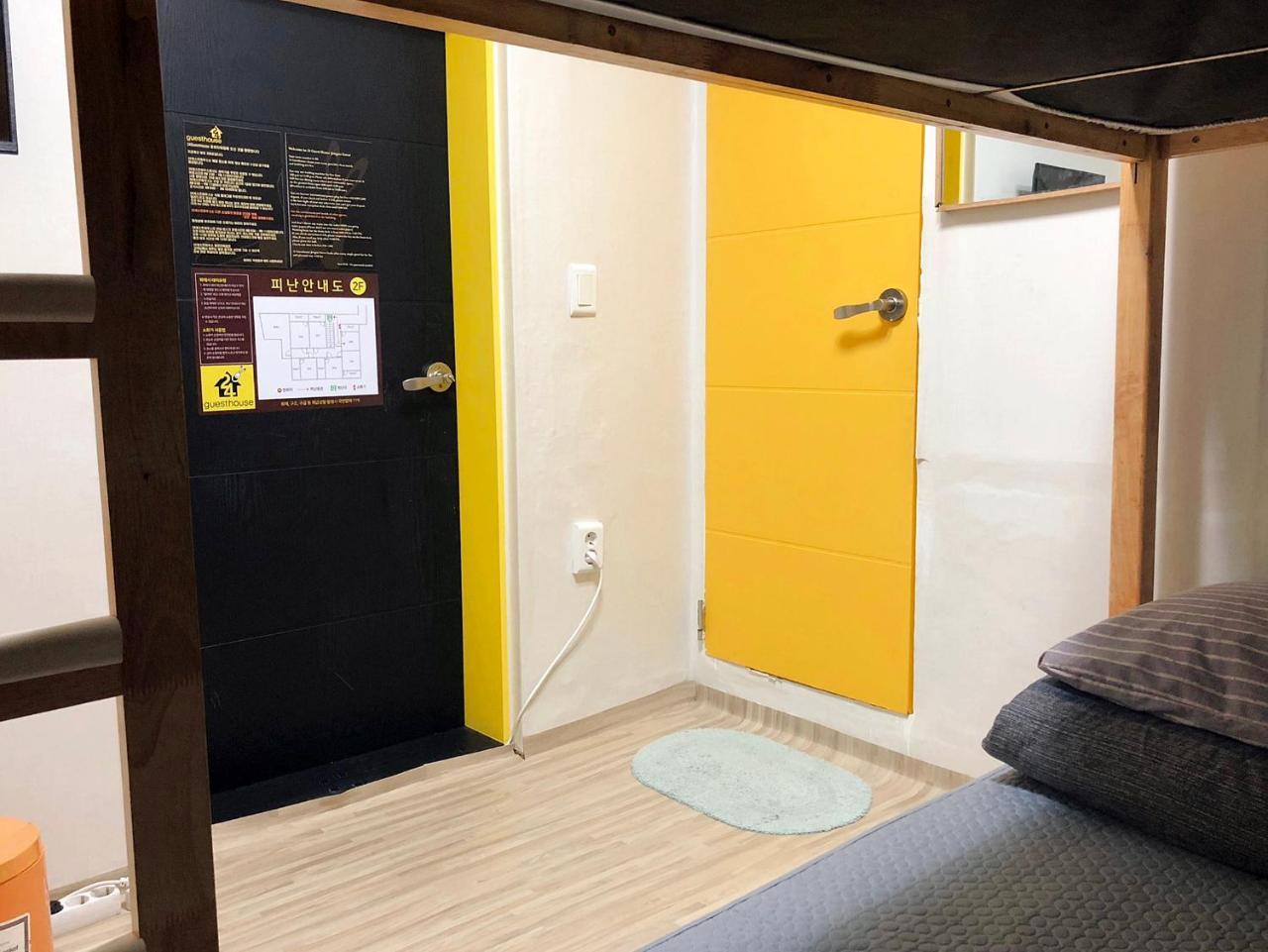 24 Guesthouse Jongno Tower Сеул Экстерьер фото