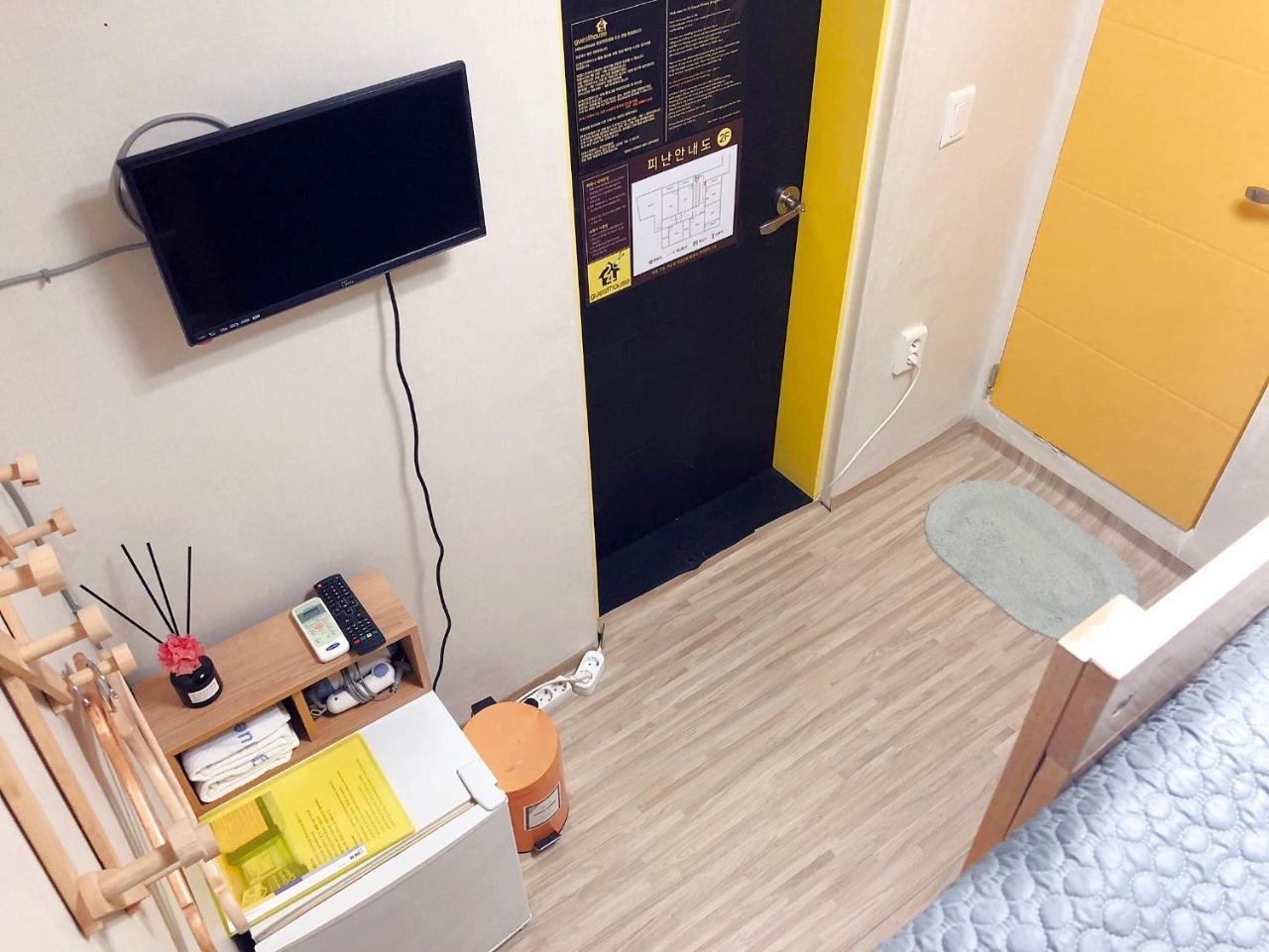 24 Guesthouse Jongno Tower Сеул Экстерьер фото